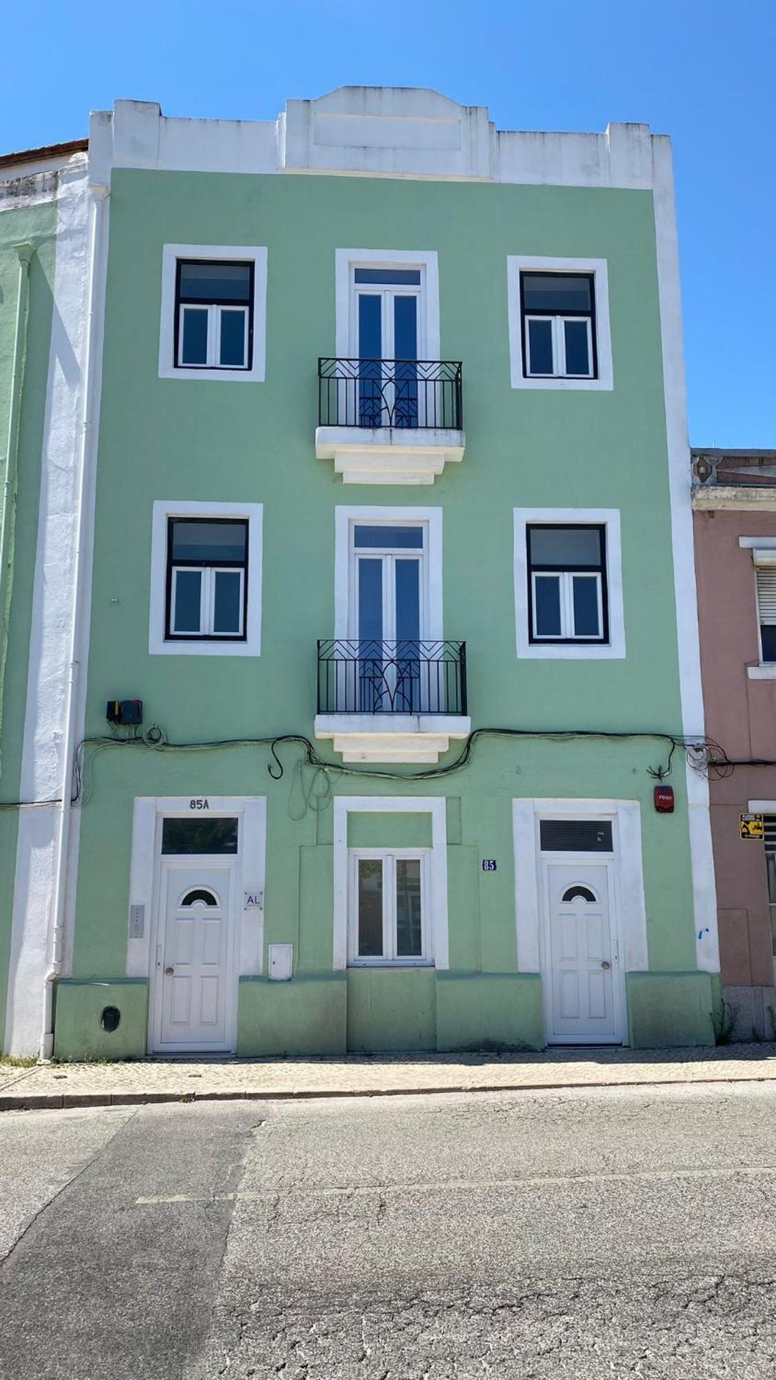 Serafina 2nd Floor 2br With Swimingpool Appartement *